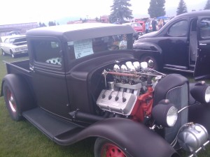 2014-07-26 '32 Ford with 6-2's and a Hemi